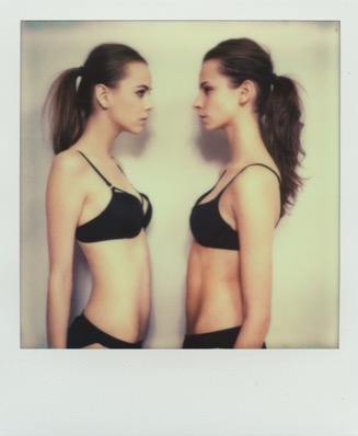 WAVE MODELS & THE IMPOSSIBLE PROJECT – POLAROIDY